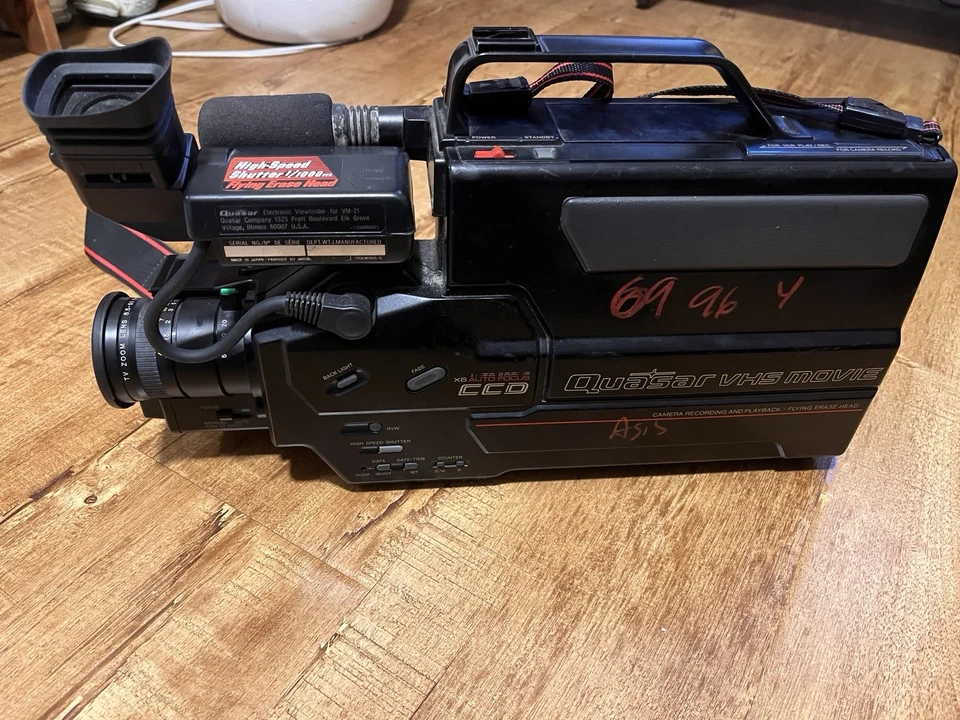 Vintage Quasar X6 auto focus CCD VHS Movie camcorder parts/repair - Image 1 of 3