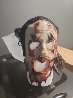 Máscara de piel Texas Chainsaw Massacre 2 máscara LG truco o trato estudios Halloween LG Foto 1 de 4
