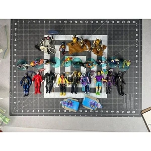 Grande lotto figurine Fortnite con supporti e/o accessori - Foto 1 di 11