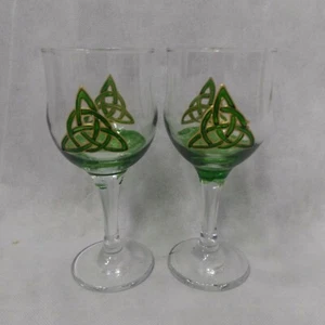 Celtic Trinity Symbol Knot Crystal Wine Glasses Goblets Water Set 2 Green Gold - Picture 1 of 5