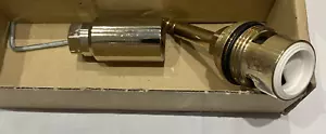 Cartucho caliente Vola VR699K se adapta a mezclador de pared de 2 manijas mezclador de pared de baño los más antiguos - Imagen 1 de 4