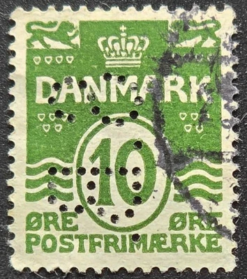 Dinamarca - 1933 Scott #246 líneas onduladas - 10 minerales - S.B. PERFIN - Sello Foto 1 de 3