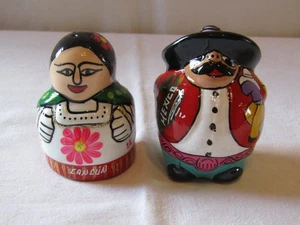 SOUVENIR MEXICAN COUPLE SALT & PEPPER POTS CANCUM. - Picture 1 of 3