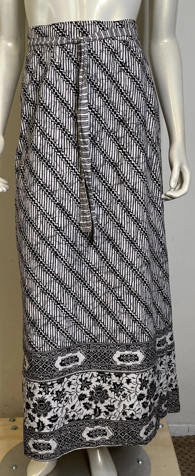 De Colección Saks Fifth Avenue Negro Blanco Largo Floral Batik Falda Envolvente 12 Forrada Foto 1 de 4