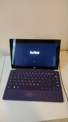 Microsoft Surface 32GB with windows RT 8.1 Tablet & keyboard US version  - Image 1 of 4