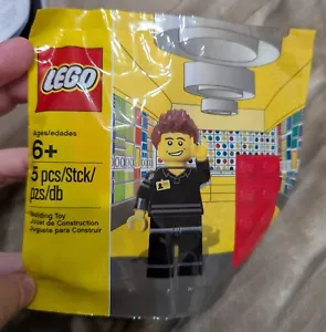 new - sealed polybag - LEGO Promotional: Lego Store Employee (5001622) - Picture 1 of 1