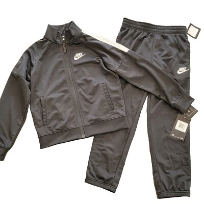 NUEVO NIKE Ropa Deportiva 2 Piezas Clásico Blanco y Negro Conjunto de Chándal Niños Talla 7 Foto 1 de 4