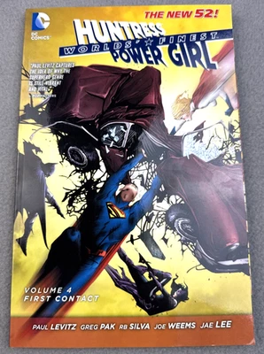 Worlds' Finest Vol. 4 First Contact Power Girl Huntress The New 52! DC Comics VG - Image 1 of 4