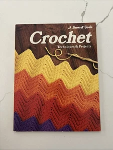 Tecniche e progetti all'uncinetto Un libro al tramonto vintage 1976 - Foto 1 di 3
