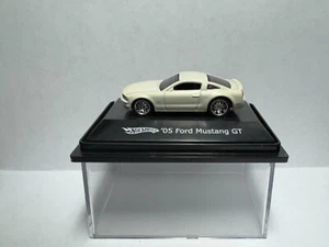 Hot Wheels 1:87 HO Scale '05 Ford Mustang GT White (Opened) - Picture 1 of 1