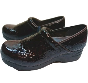CROFT & BARROW Juliana FAUX CROCODILE Slip On CLOGS Comfort Shoe EZ CLEAN Sz 9  - Picture 1 of 15
