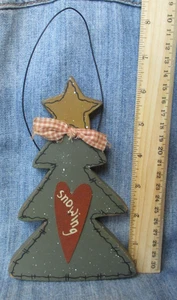 RUSTIC WOOD CHRISTMAS TREE Vintage Ornament / Hanger Country Folk Art OR77 - Picture 1 of 3