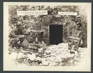 Ca 1944 WK2 Foto Japan Okinawa Familie Bestattungsgewölbe 4 x 5 postfrisch siehe Info - Bild 1 von 1