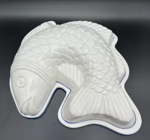 Ceramic Fish Mold Wall Hanging Kitchen Decor Blue White 9.5" T - Picture 1 of 7