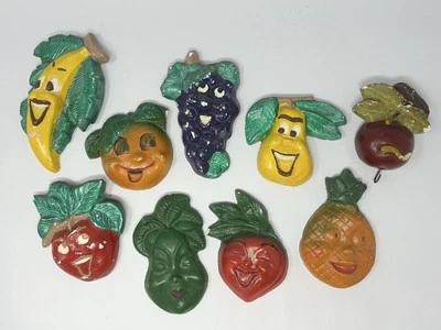 Lote de 9 colgantes de pared de frutas antropomórficas vintage yeso tiza Foto 1 de 4