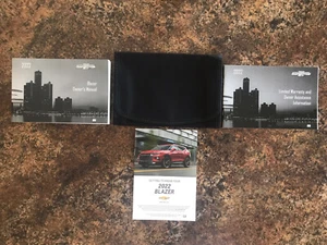 Chevrolet Blazer 2022 manual del propietario con estuche y suplementos - #C-D - Imagen 1 de 14