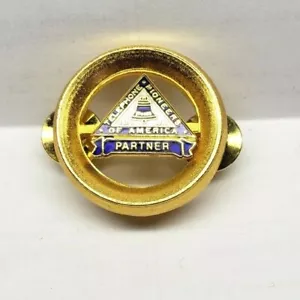 Vintage TELEPHONE PIONEERS OF AMERICA PARTNER Pin Gold Tone Metal - Bild 1 von 5