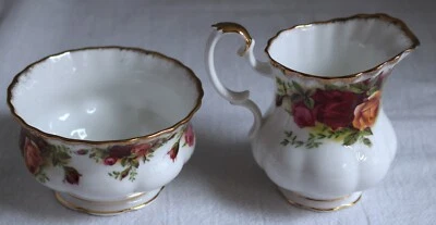 Juego de mini crema y mini azucarero abierto Royal Albert Old Country Roses Foto 1 de 4