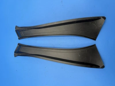 09-20 NISSAN 370Z ЛЕВЫЙ ПРАВЫЙ ЗАДНИЙ ФОНАРЬ ОТДЕЛКА КРЫШКА ПАНЕЛИ МОЛДИНГ ОБОДОК ПЛАСТИК - Изображение 1 из 3