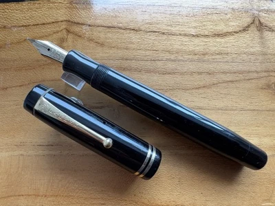 Parker Duofold  Streamline Senior Black Flat Top Fountain Pen - Canada - Image 1 of 4