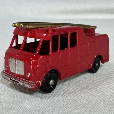 VTG 1960s Matchbox No. 9 Diecast Merryweather Marquis Series III Fire Truck VG+ - Image 1 of 4