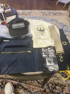 STAR WARS VII VIII IX ROGUE ONE CAST & CREW Bag And Hat - Picture 1 of 4