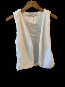 KnitWorks SOFT Classy Fashionable White Girls Fur Style Vest Sz Girls L - Picture 1 of 6