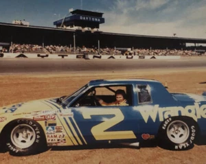 Imagen vintage de Dale Earnhardt Sr Pontiac #2 Wrangler 8"" X 10 - Imagen 1 de 1