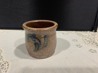 De colección Crocker & Springer Illinois Esmalte de Sal cerámica pequeña roca granja pluma Foto 1 de 3