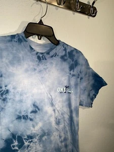 Neu O'NEILL Herren Cutback Batik T-Shirt Größe MEDIUM in blau - Bild 1 von 8