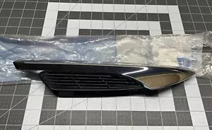 Brand New Genuine OEM LEFT Driver Side Fender Molding - 2018-2023 Buick Enclave - Foto 1 di 5