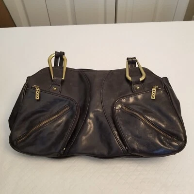 Bolso de Hombro Maxx New York Negro Tono Dorado Bolsillo con Cremallera Tachuelas Foto 1 de 4