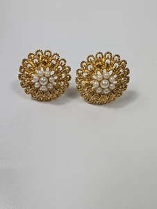 Vtg MCM Avon Gold Tone Pearl Clip On Earrings 1.5" Round Cocktail Statement - Picture 1 of 3
