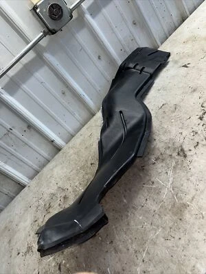 2000 Chevrolet Gmc Chevy Blazer S10 Floor Duct Air Filter Distributor - Image 1 of 4