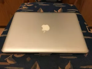 Apple MacBook Pro 13,3, Intel Core2Duo, 2,40 GHz, 4 GB, con 2010 - difettoso - Foto 1 di 4