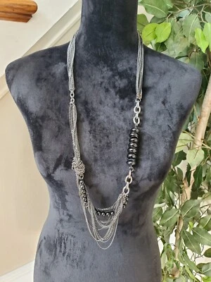 Elegante collar de cadena multicapa de peltre y negro para mujer Foto 1 de 4