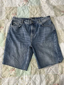 Woman’s Denim Shorts Size 16 - Picture 1 of 4