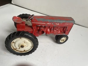 International 1/16 Tru Scale Narrow Front Tractor (34) - Picture 1 of 5