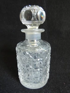 Très beau Flacon Baccarat Modèle Pierreries Diamants nécessaire de toilette. - Picture 1 of 5