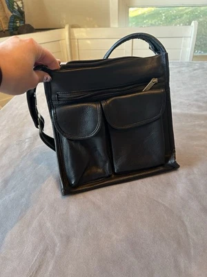 Le Donne Leather Collection Black Shoulder Bag Purse - Image 1 of 4