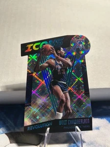 2015-16 Panini Revolution Icons Die-Cuts Cosmic /100 Wilt Chamberlain #3 HOF - Bild 1 von 2
