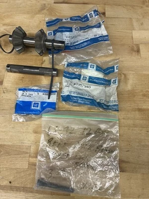 65-72 CHEVELLE CAMARO 12 BOLT CHEVY REAR AXLE Shafts/Spider Gears/Seals/Washers - Image 1 of 4