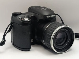 Fujifilm FinePix S5600 5.1mp Black Working - Picture 1 of 12