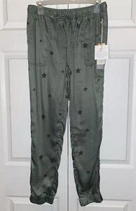 Pantalones de chándal C&C California para mujer pequeños verde oliva estampado de estrellas cremallera al tobillo - Imagen 1 de 13