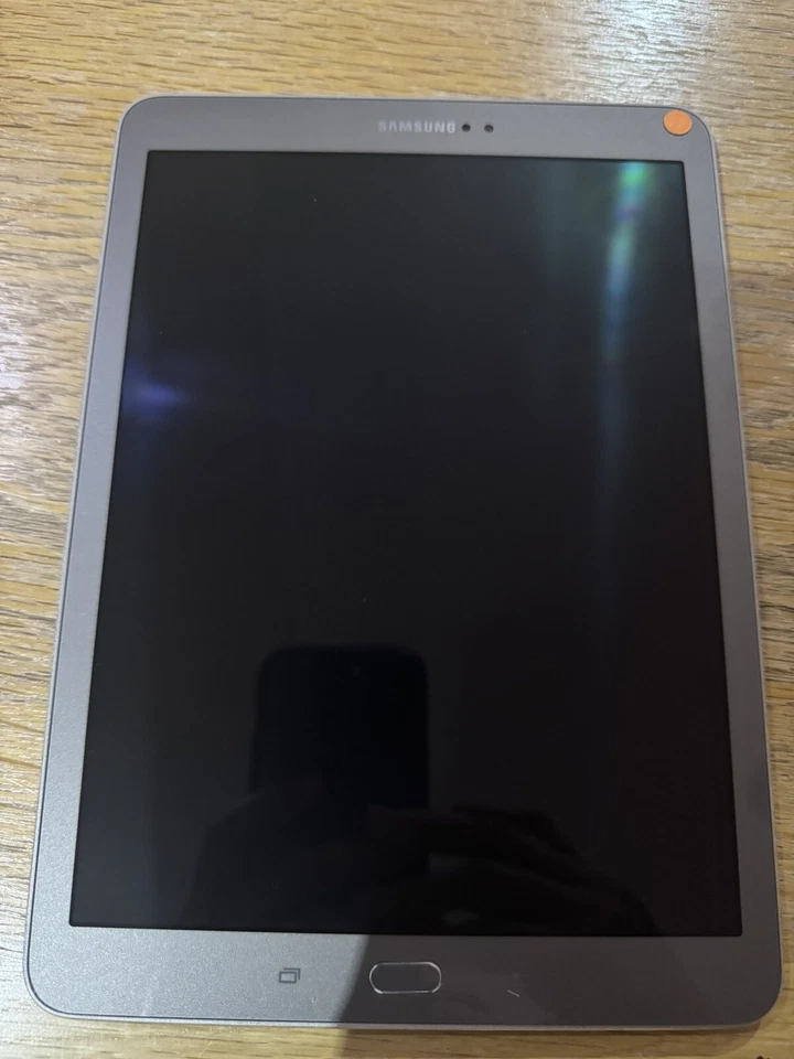 Samsung Galaxy Tab S2 9.7 SM-T810 (2015) 32GB WiFi + 4G - Gold - Image 1 of 2
