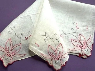 VINTAGE HANKY EMBROIDERED FLORALS MADEIRA PAKELL 4 CORNERS DESIGN UNIQUE &PRETTY - Image 1 of 4