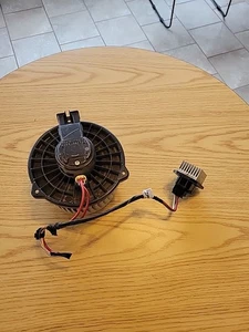 2005-2010 Toyota Sienna Rear Blower Motor - Picture 1 of 5