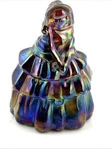 Boyd Art Glas LOUISE Lila Frost Karneval Kolonial Mädchen Figur Vintage - Bild 1 von 5