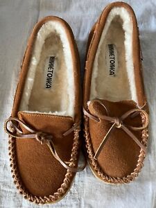 MINNETONKA Moccasins Slippers Womens 7 Brown Suede Faux Fur Lining Whip Stitch