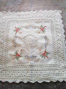 Square White Christmas Embroidered Crochet Cushion Cover 15. 5 X 15.5 - Picture 1 of 5
